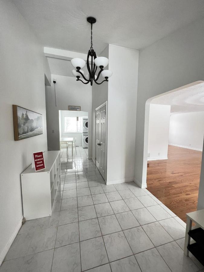Letitia Heights !E Spacious And Quiet Private Bedroom With Private Bathroom Barrie Eksteriør bilde