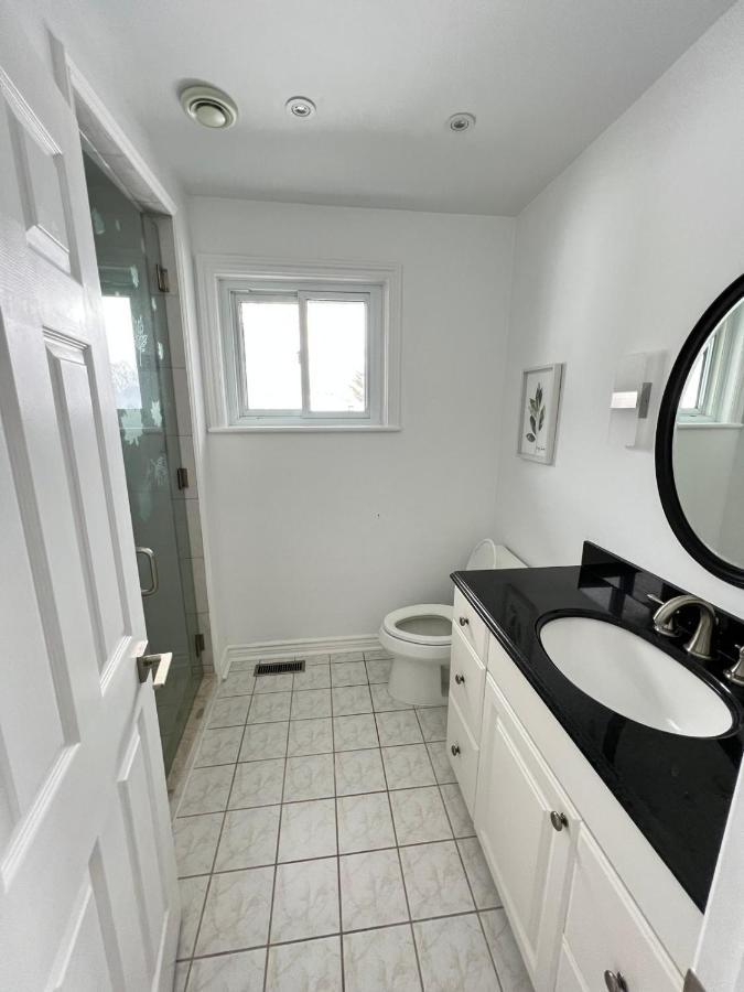 Letitia Heights !E Spacious And Quiet Private Bedroom With Private Bathroom Barrie Eksteriør bilde