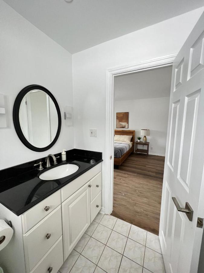 Letitia Heights !E Spacious And Quiet Private Bedroom With Private Bathroom Barrie Eksteriør bilde